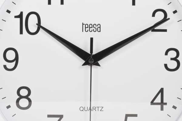 Vægur 25 cm Teesa hvid moderne lydløst