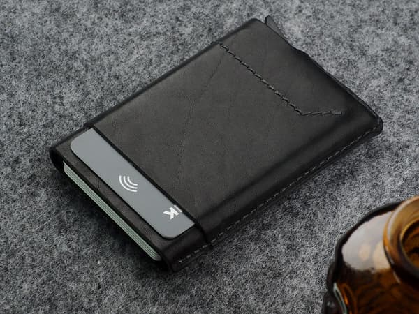 GOBI-lompakko kasviparkitusta nahasta, Nomad Black