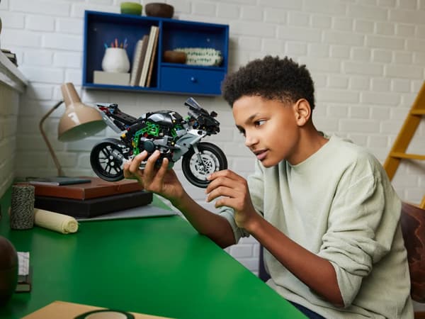 LEGO Technic 42170 Motorcykel Kawasaki Ninja H2R