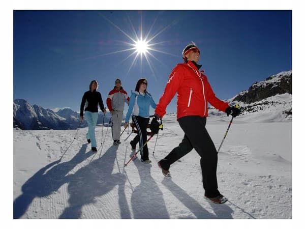STAV NORDIC WALKING KOREK 012 SORT (60) GAB_B