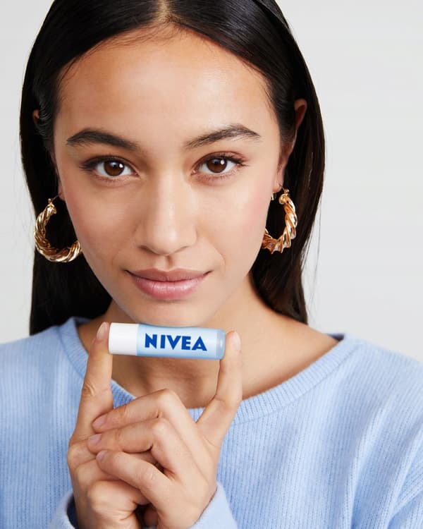 Nivea Hydro Care pflegender läppbalsam 4,8 g