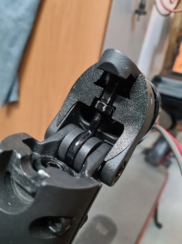Xiaomi-skoottereiden kuminen ohjaustangon pehmuste