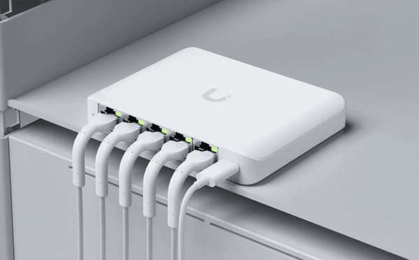 Switch Ubiquiti USW-Flex-2.5G-5 5p Administreret