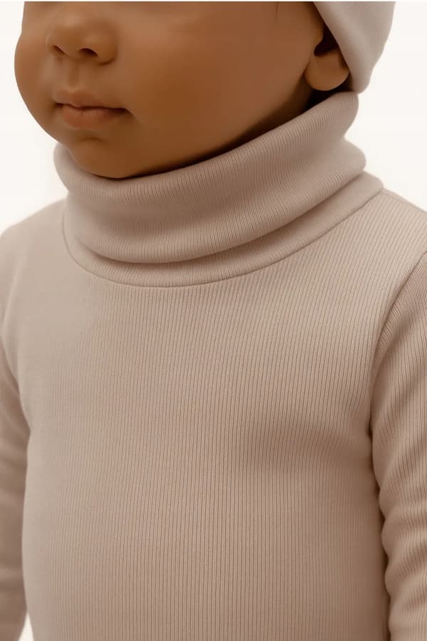 Body med turtleneck 68 spädbarn långärmad turtleneck cappuccino