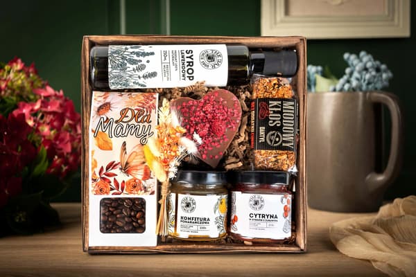 Korg presentset för Mors dag - Set kaffe godis sylt