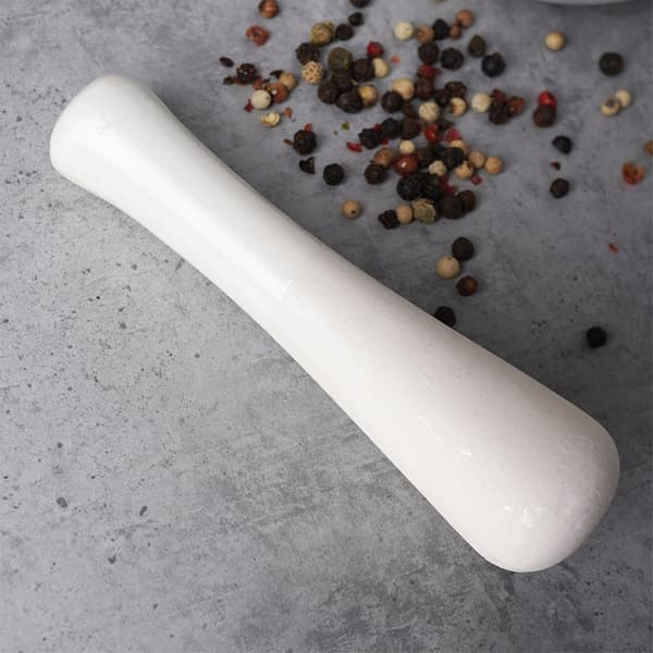 hvid porcelænsmorter til krydderier