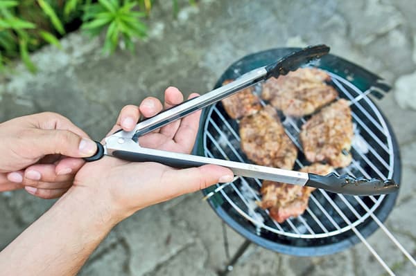 KØKKENTUNGEHÆNDER TIL SERVERING, SERVERING, KØD, GRILLNING, SALAT