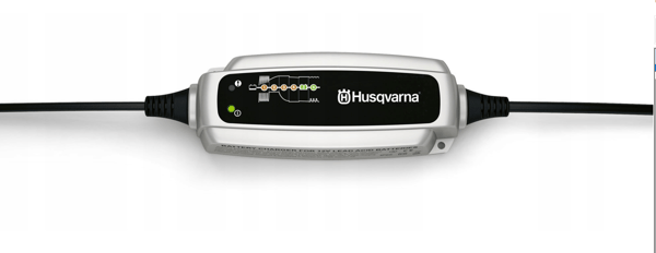 Husqvarna BC0.8 12V 1,2-32Ah oplader til traktor- og riderbatterier