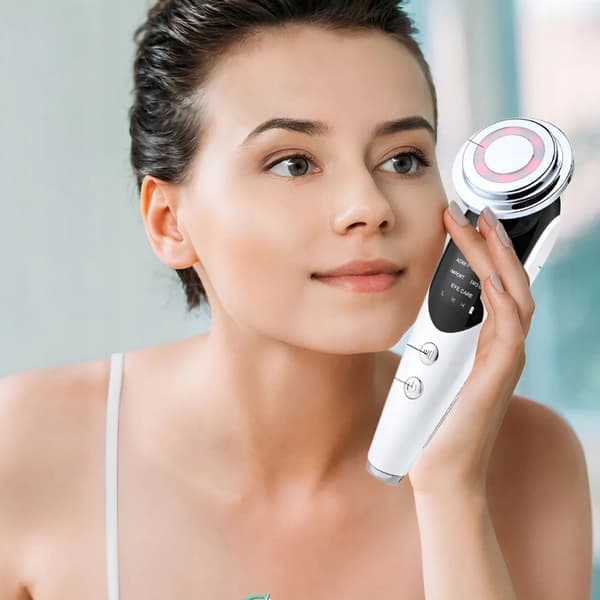 7-i-1 anti-aging-enhed med EMS, RF og LED