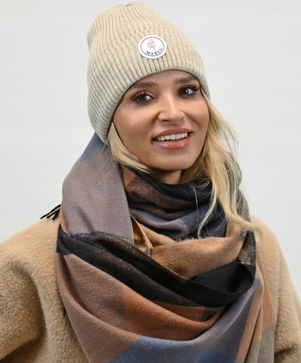 Mukava klassinen beige taittolippis logolla nro 1