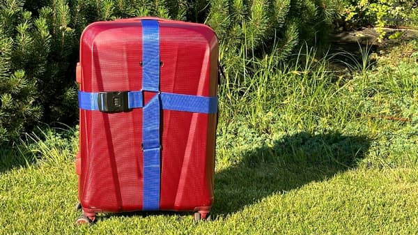 MINI-MATKALAUKUN TURVAVYÖ NRO: 9677