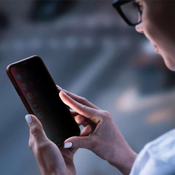Härdat glas för Apple iPhone 14 Pro, solidt antispionskydd