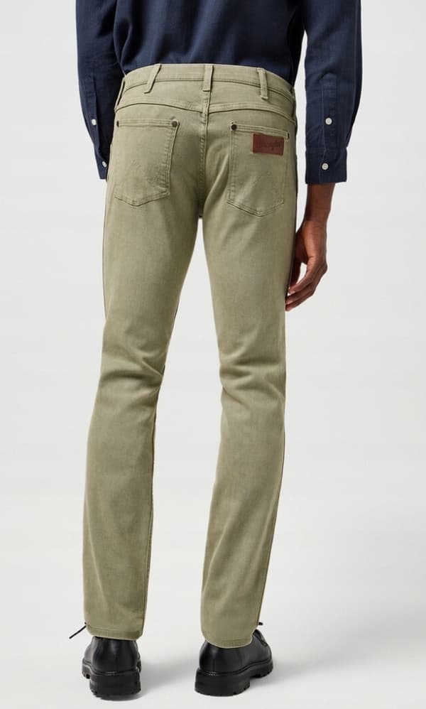 Wrangler RIVER regular taperade Tea klassiska tygbyxor W32 L32