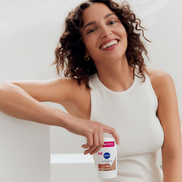 369778 NIVEA Derma Tør Kontrol Antiperspirant stift 50ml