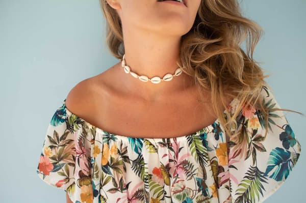 Choker simpukilla KAURI