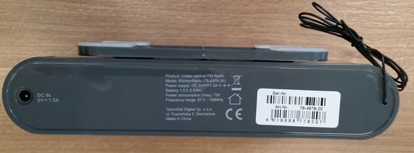 Keittiöradio FM Bluetooth Technisat KitchenRadio ripustettu keittiöön