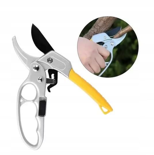 TRÄDGÅRDSBESKÄRNINGSAX FÖR HÄCKAR, TRÄD OCH BUSKAR HANDHÅLLNA