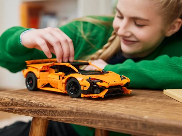 LEGO Technic 42196 Lamborghini Huracán Tecnica 806 kpl.
