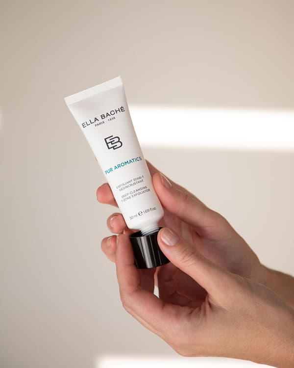Dybderensende peeling med silicapartikler