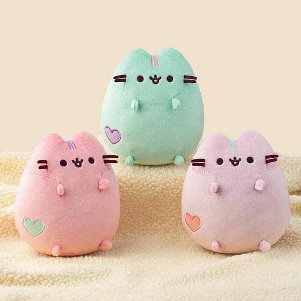 Pusheen - Pehmolelu 18 cm (pastellinpunainen)
