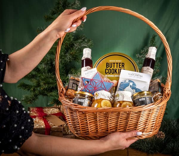 Presentkorg med kakor set present högtider