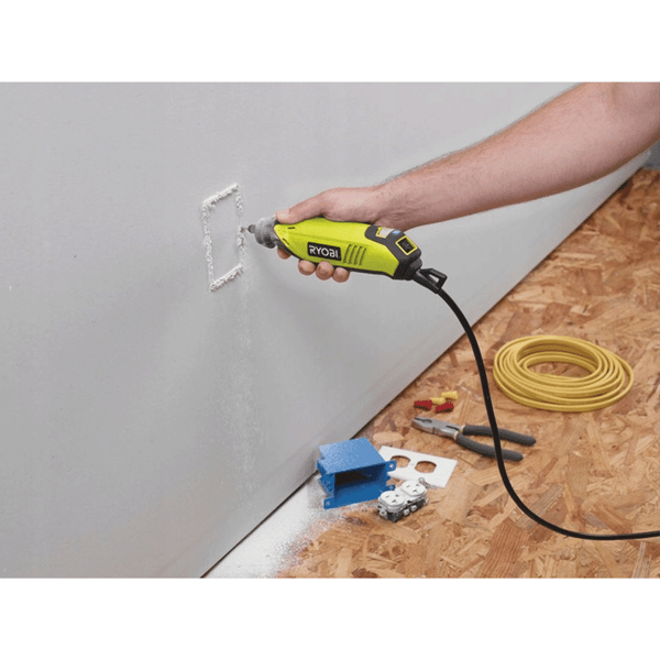 RYOBI lige slibemaskine 150W med sæt af 115 tilbehørsdele