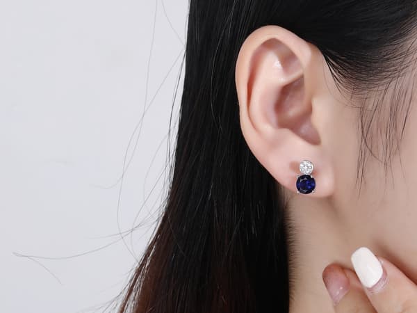 Sølvøreringe med cubic zircons blå hoops til piger