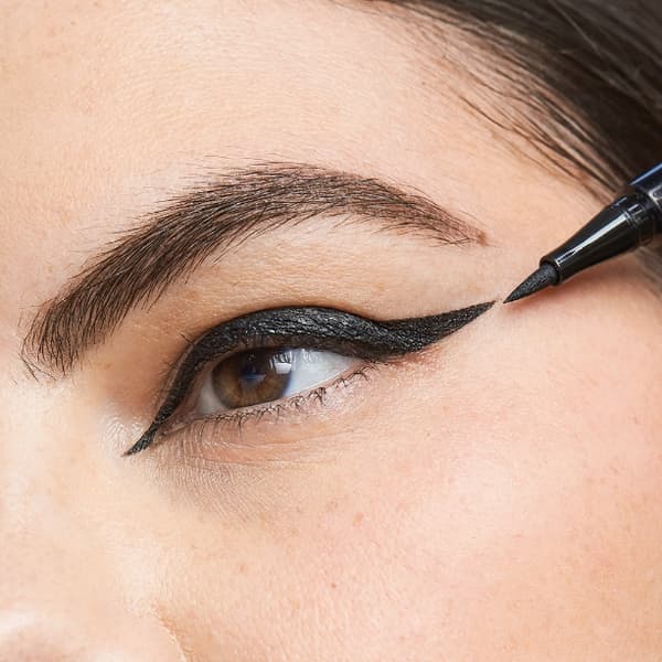 Avon - Blackest Black flydende eyeliner "24 timer" sort 1,2 ml