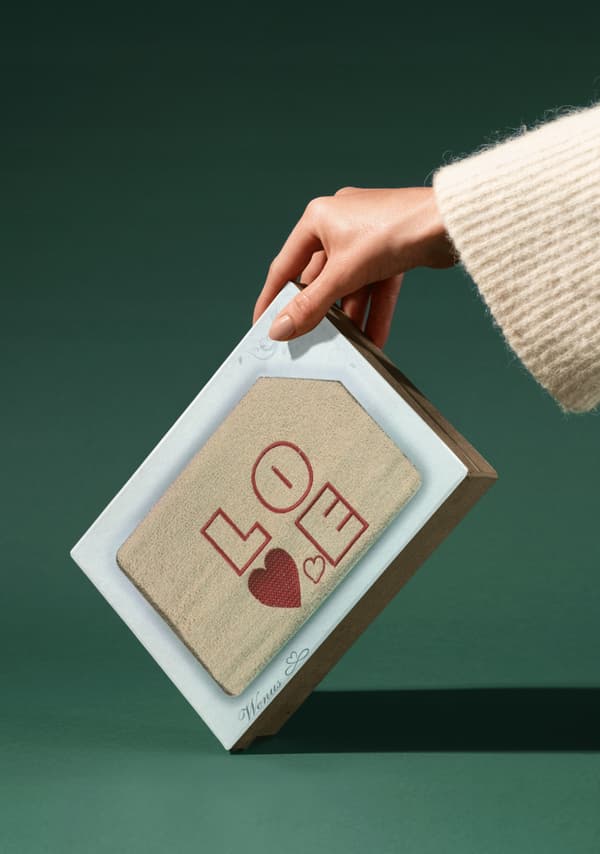 Håndklæde med broderi LOVE beige bomuld, super gaveidé