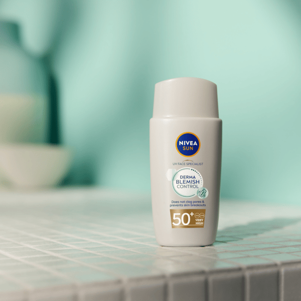 NIVEA SUN Skyddande ansiktskräm Derma Skin Clear SPF50+ 40ml