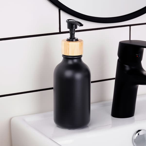 Saippuadoseerija musta 300 ml