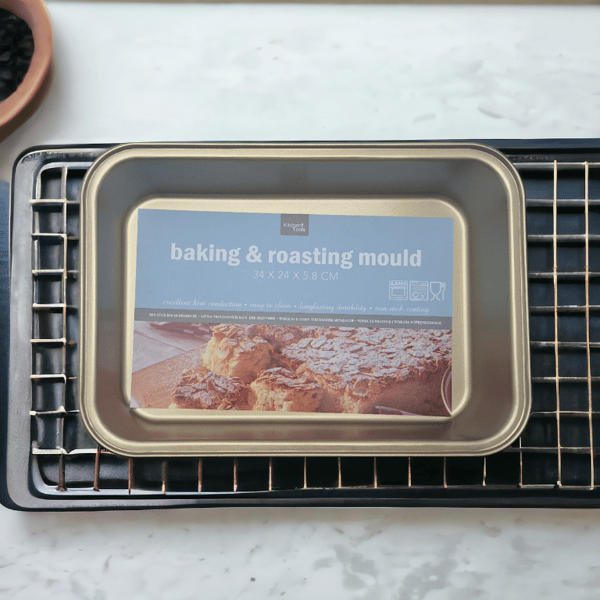 BAKPLÅT REKTANGULÄR KAKPLÅT 34x24x5,5 cm GULD