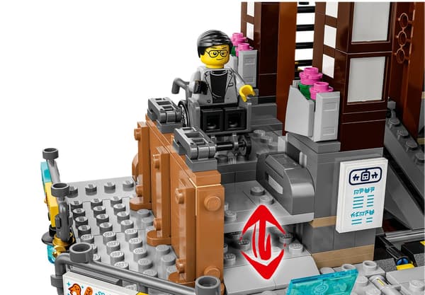 LEGO Ninjago 71799 Stadstorget, 6000 bitar
