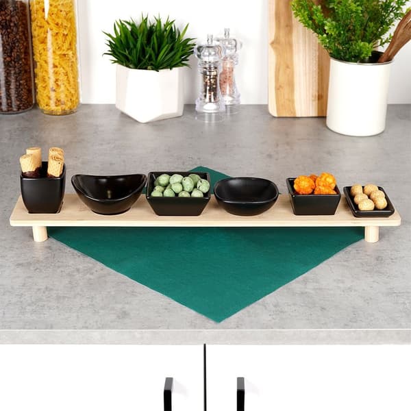 Keramiske snackskåle sorte på en bakke 50 cm 7 stk.