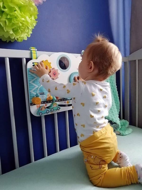 Hängande aktivitetstavla - Världens barn