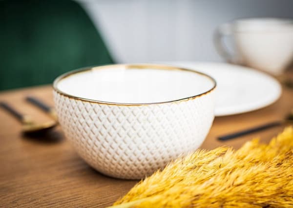 Hvid porcelænskål med guldaccent 650ml
