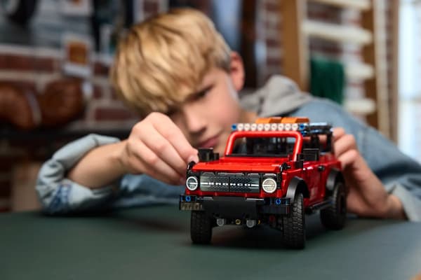 LEGO Technic 42213 Ford Bronco® SUV