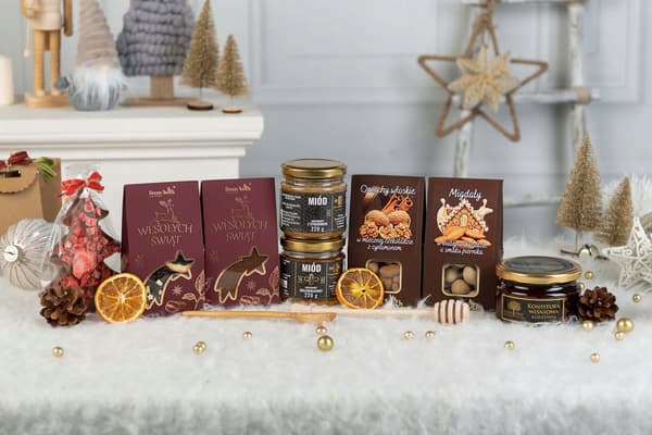 Flätad presentkorg stor set för jul med te, godis och honung