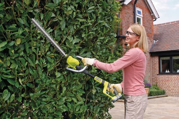 RYOBI 18V Hækkeklipper