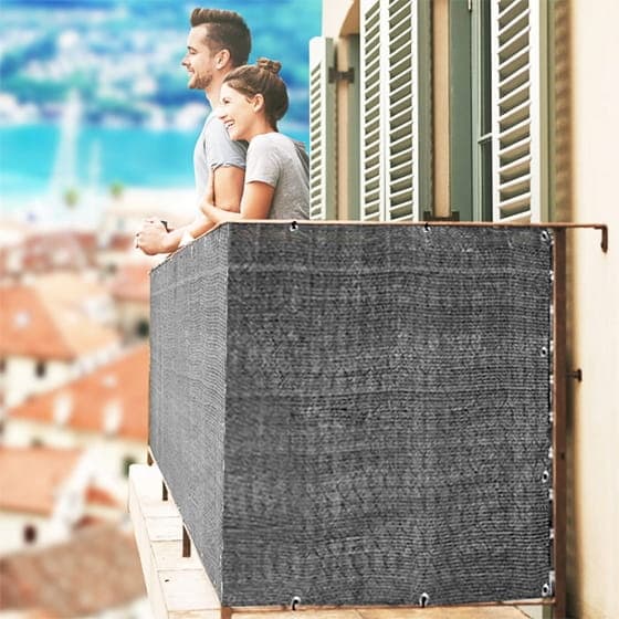 Grått textilbalkongskydd 0,9x6m, praktiskt