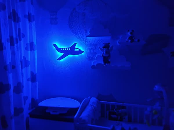 Flyvemaskine-natlampe med navn