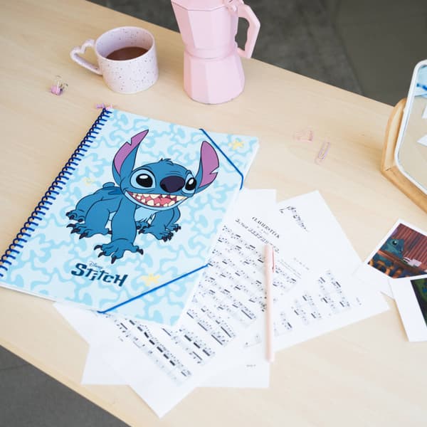 Disney Stitch - A4 elastisk ringbind + 30 gennemsigtige ark