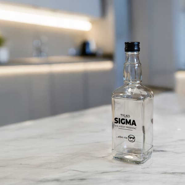 DANIELS GLASFLASKA 500 ml För Alkoholpresent Med Tryck - SIGMA 0,5l
