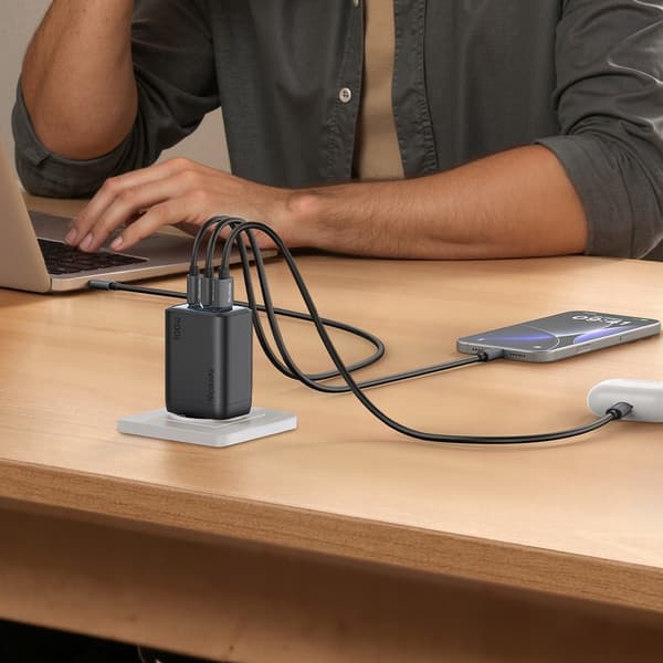 MCDODO VÆGOPLADDER STRØMFORSYNING CUBE 3X USB-C PD USB 100W SORT