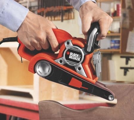 BLACK + DECKER BÅNDSLIBEMASKINE 720W 75 x 533mm KA88