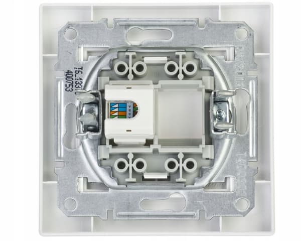 Asfora hvid computerstikkontakt UAE 8 CAT.6 UTP flad EPH4700121