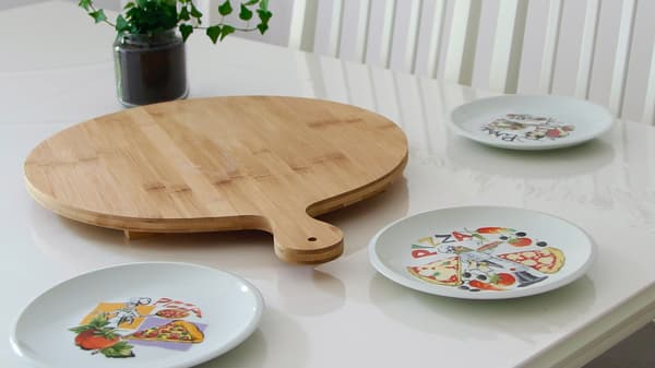 PIZZATALLRIK I PORSLIN 20,5 CM