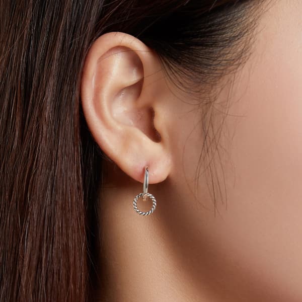Silverörhängen med DUBBLA ringar och eleganta spännen i silver 925