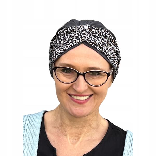 Marias sammanvävda turban we307-317 efter cellgiftsbehandling
