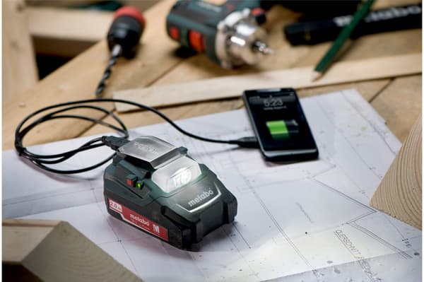 USB-LED-ADAPTER TIL 14,4-18V BATTERIER - ME 600288000